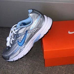 WOMEN NIKE INITIATOR size 7 BRAND NEW